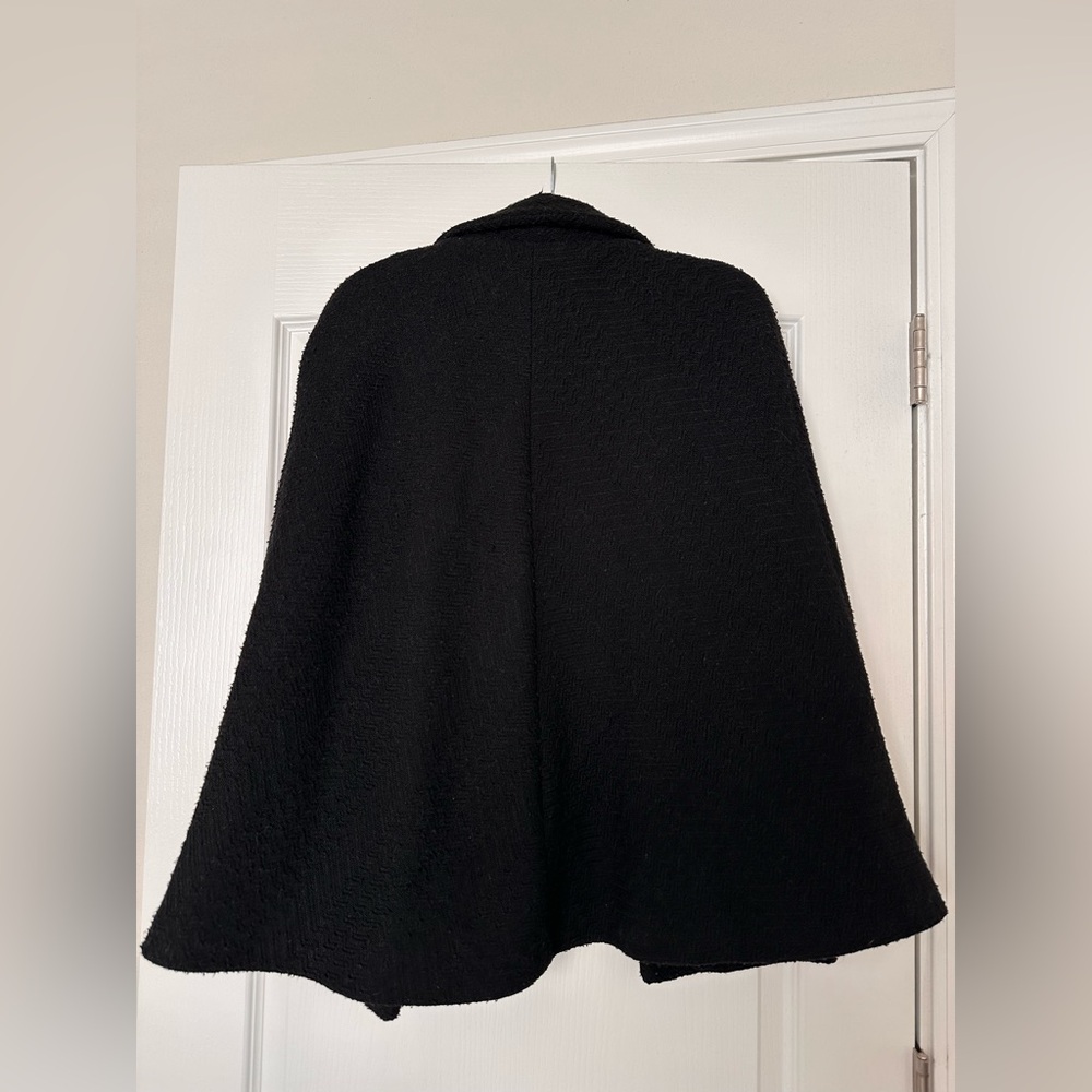 Black Cape Coat - Picture 4 of 7